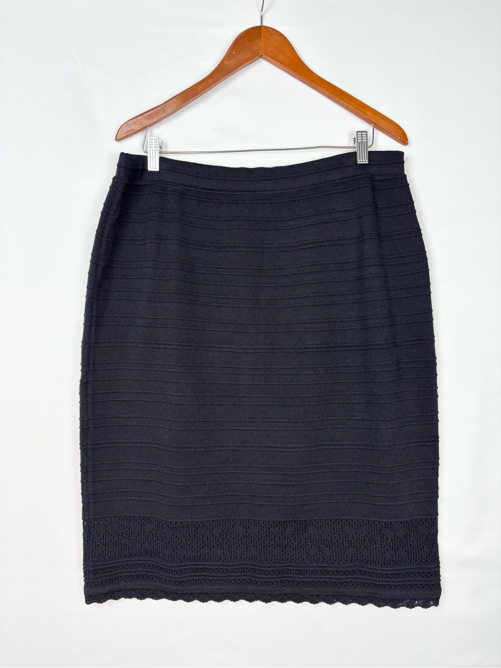 Vintage St John Collection Knit Crochet Lace Skirt Black Size 16 Scallop Hem Rib